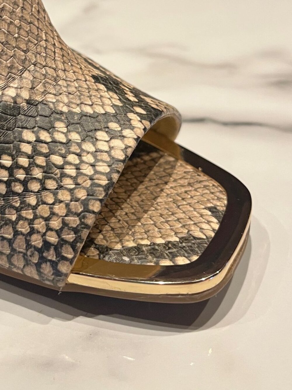 DKNY Fama Snakeskin Slide Sandals/Mules Size 7 - Picture 5 of 16